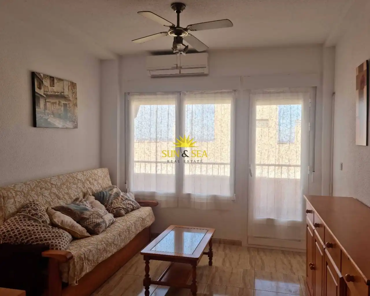 Sala de estar de Apartamento de alquiler en Cartagena con Aire acondicionado, Calefacción y Amueblado