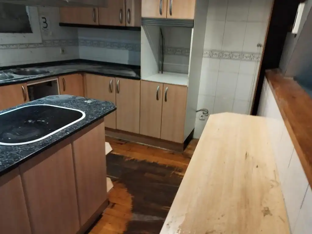 Cuina de Casa o xalet en venda en Montcada i Reixac amb Jardí privat i Parquet