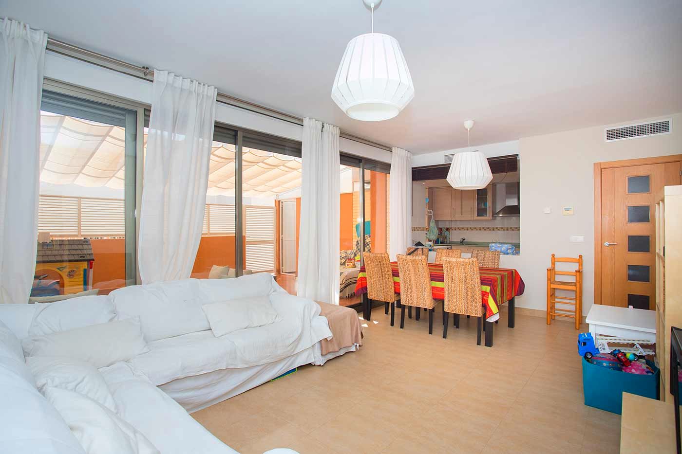 Sala d'estar de Pis en venda en Alicante / Alacant amb Aire condicionat, Calefacció i Terrassa