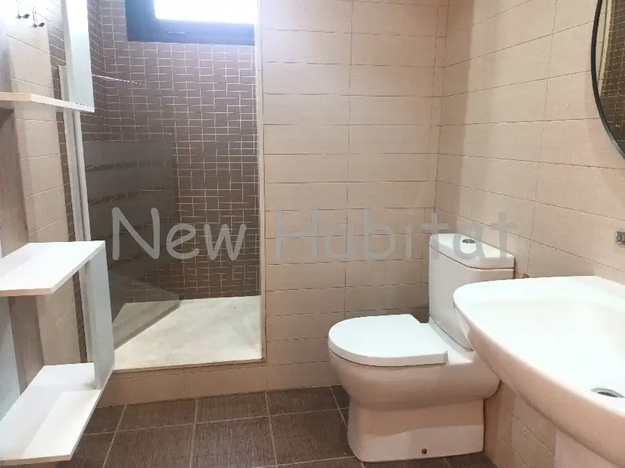 Baño de Casa adosada en venta en Castellón de la Plana / Castelló de la Plana con Aire acondicionado, Jardín privado y Terraza