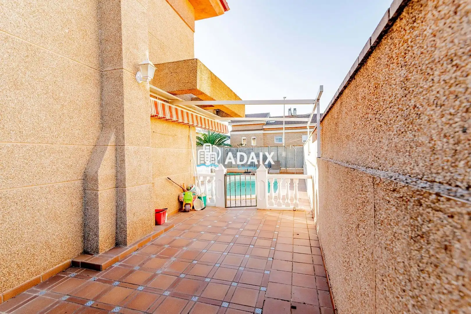 Chalet con terraza en venta en C/ ESCORPIO, imagen 47