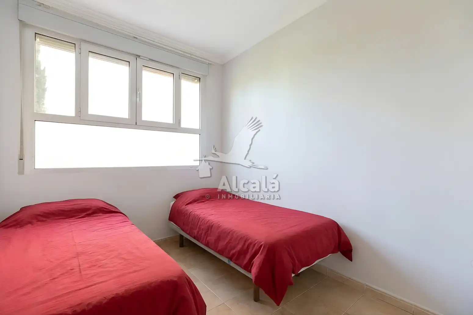 Habitación de Piso en venta en Madrid con Calefacción, Jardín privado y Piscina