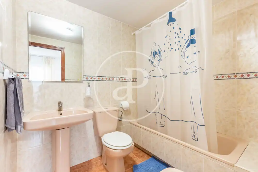 Bathroom of Flat for rent in Valencia  with Heating, Terrace and Furnished