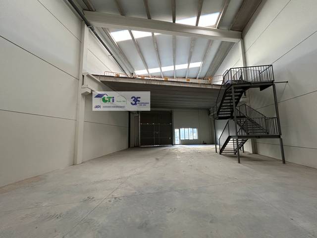 Nave industrial en Venta en PARQUE EMPRESARIAL MIRAFLORES en Cartuja Baja