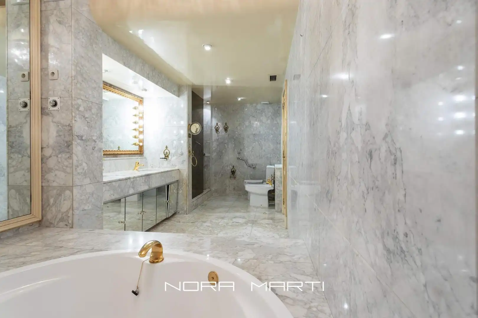 Bathroom of Flat for rent in Barcelona