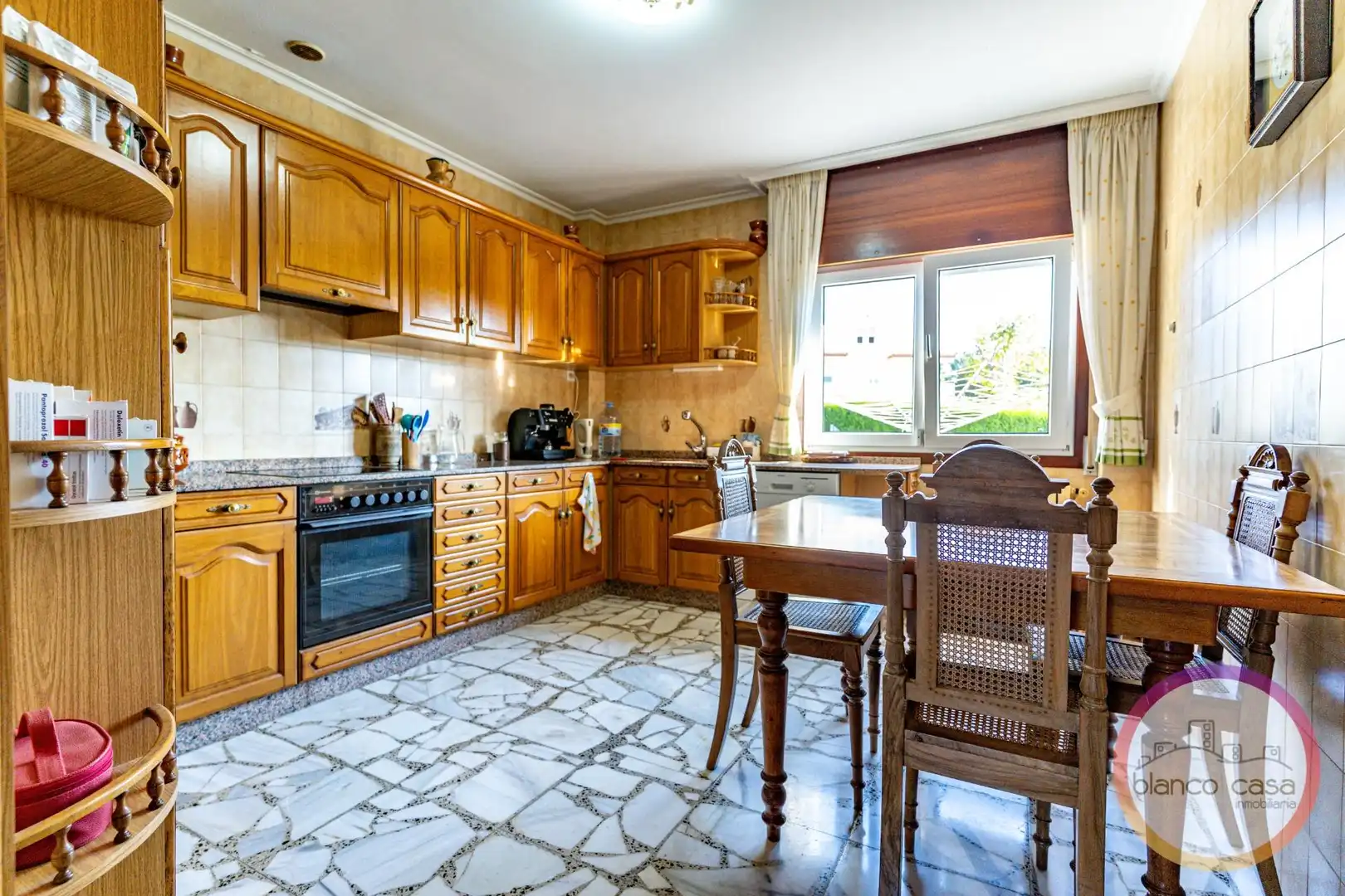 Casa amb terrassa en venda a Carballo, imagen 6