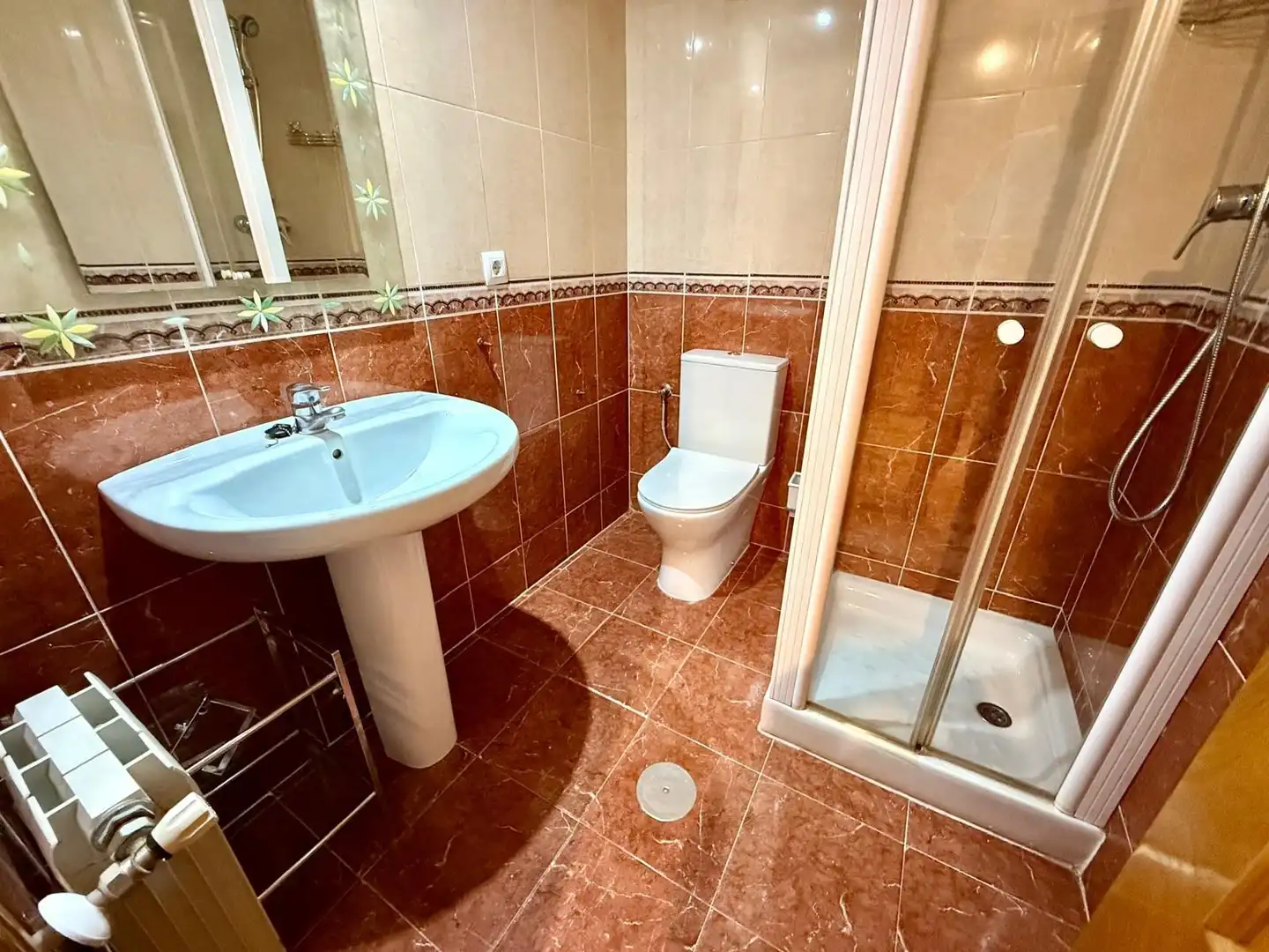 Badezimmer von Einfamilien-Reihenhaus zur Miete in Badajoz mit Klimaanlage, Heizung und Terrasse