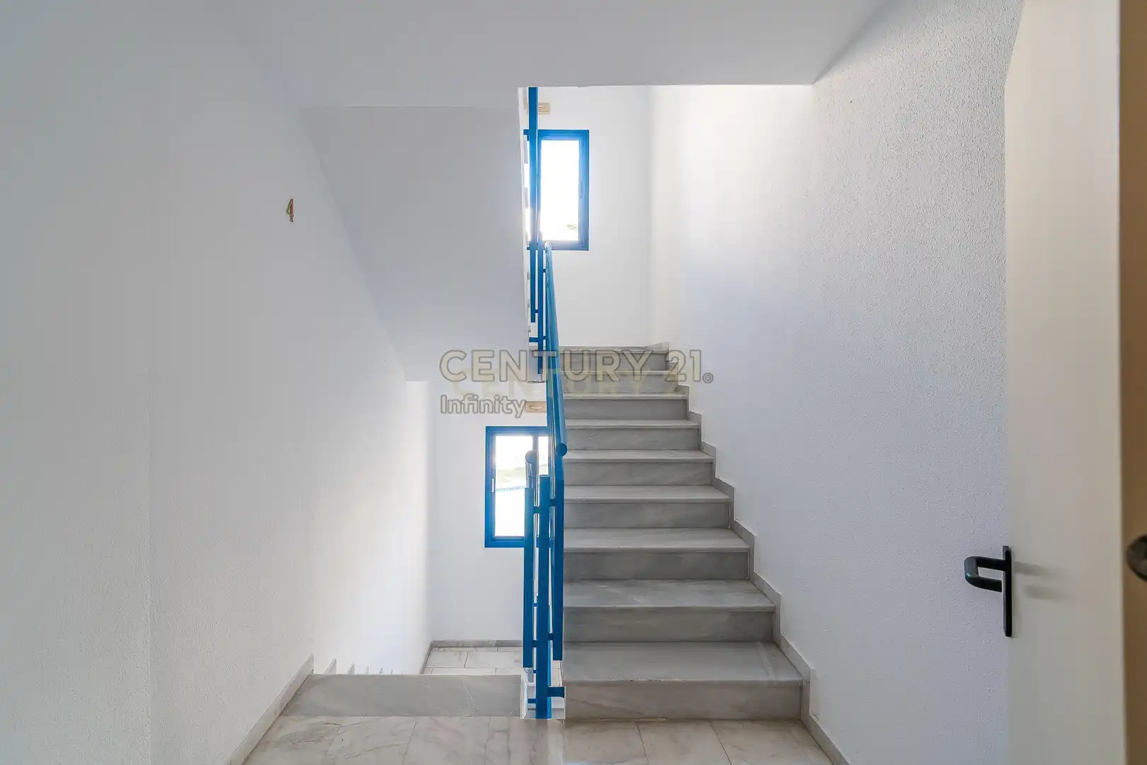Apartamento en venta en Estepona con Jardín privado, Horno y Piscina comunitaria