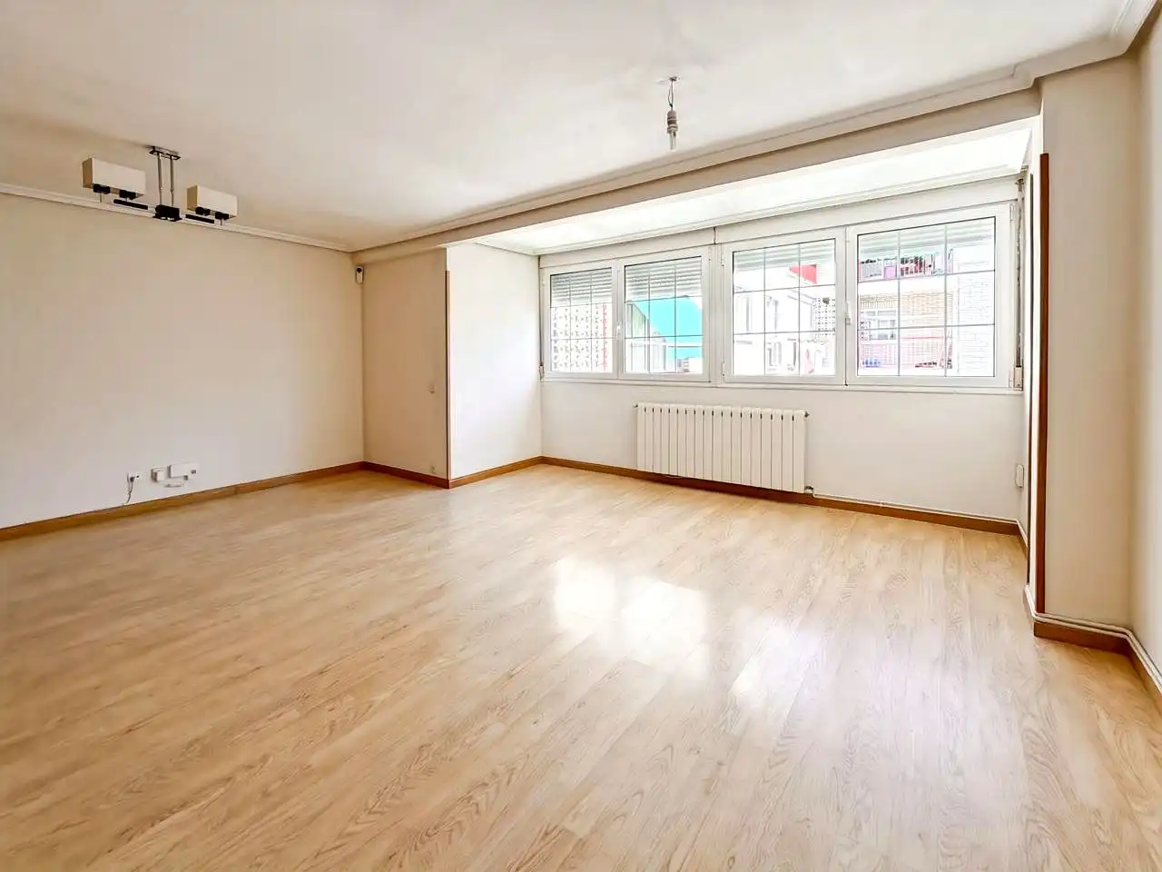 Wohnzimmer von Wohnung zum Verkauf in San Sebastián de los Reyes mit Klimaanlage, Heizung und Terrasse