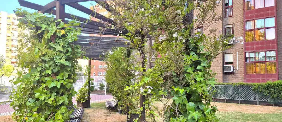 Garden of Flat for rent in Madrid  with Air Conditioner, Heating and Private garden
