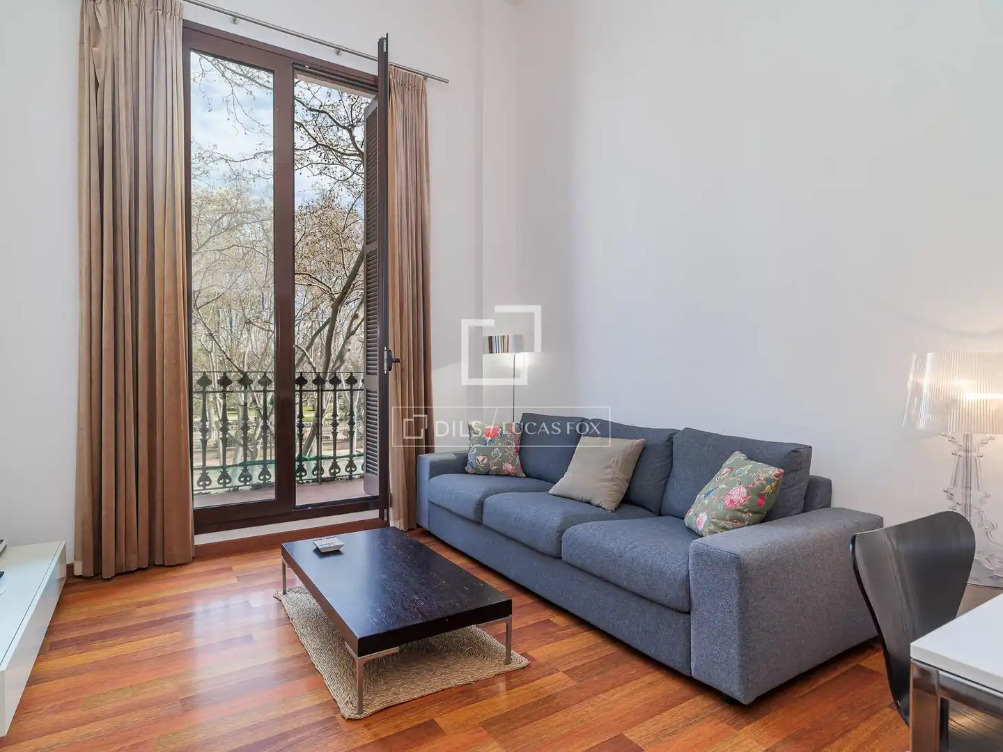 Wohnzimmer von Wohnung zum Verkauf in Barcelona mit Klimaanlage, Heizung und Parkett