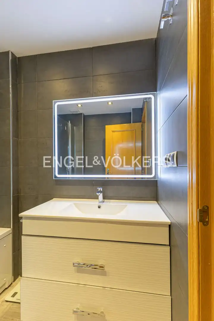 Baño de Piso de alquiler en Leganés con Aire acondicionado, Calefacción y Terraza