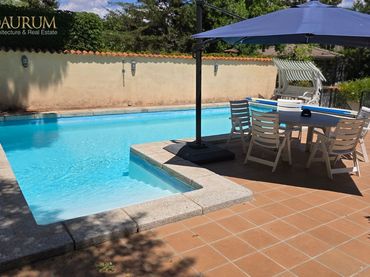 Detached house with pool for sale in Claveles