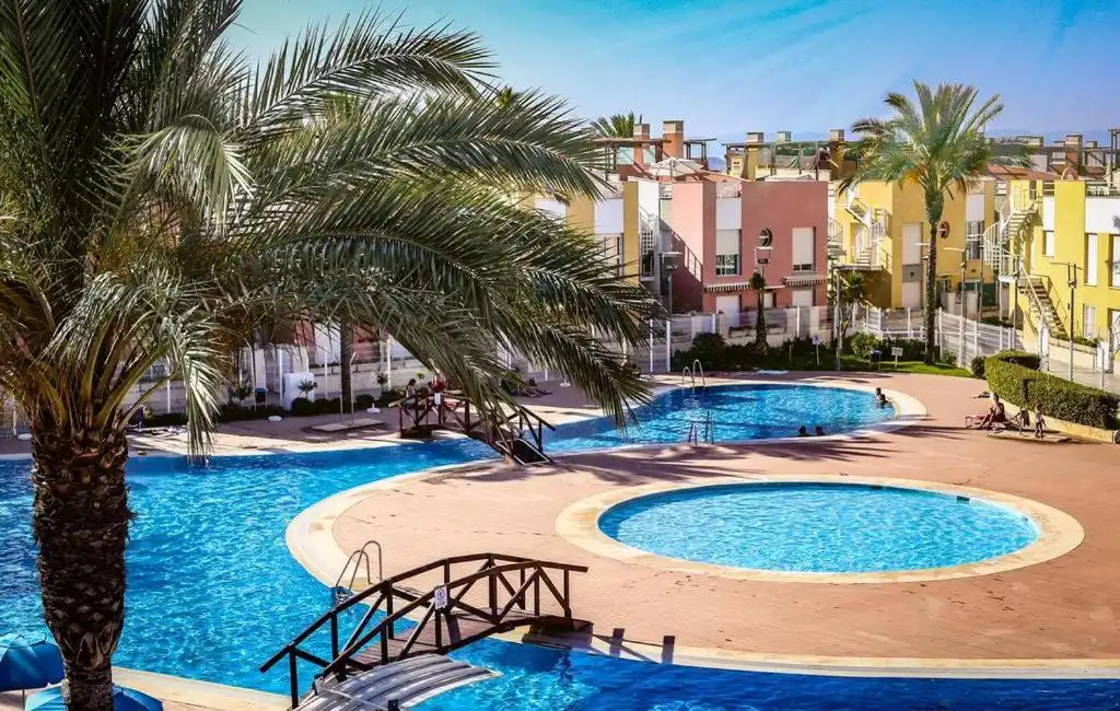 Piscina de Àtic de lloguer en Vera amb Aire condicionat, Calefacció i Terrassa