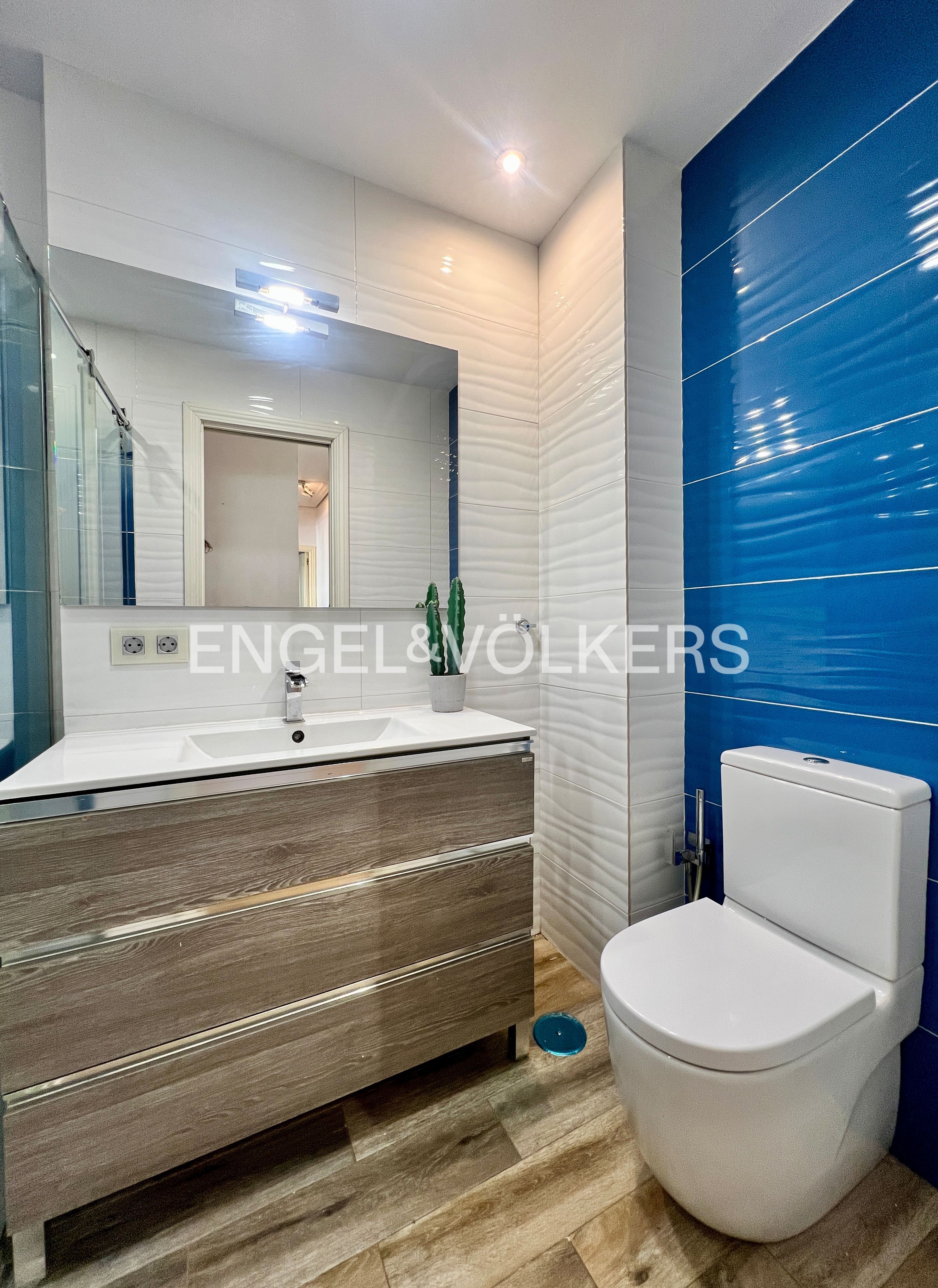 Baño de Apartamento en venta en  Sevilla Capital con Aire acondicionado, Calefacción y Balcón