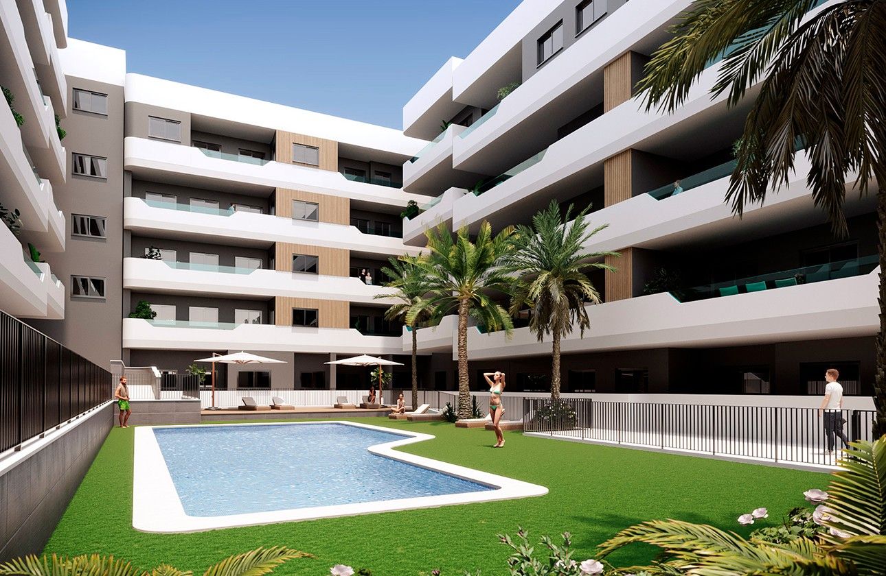 Piscina de Apartament en venda en Santa Pola amb Aire condicionat, Calefacció i Terrassa