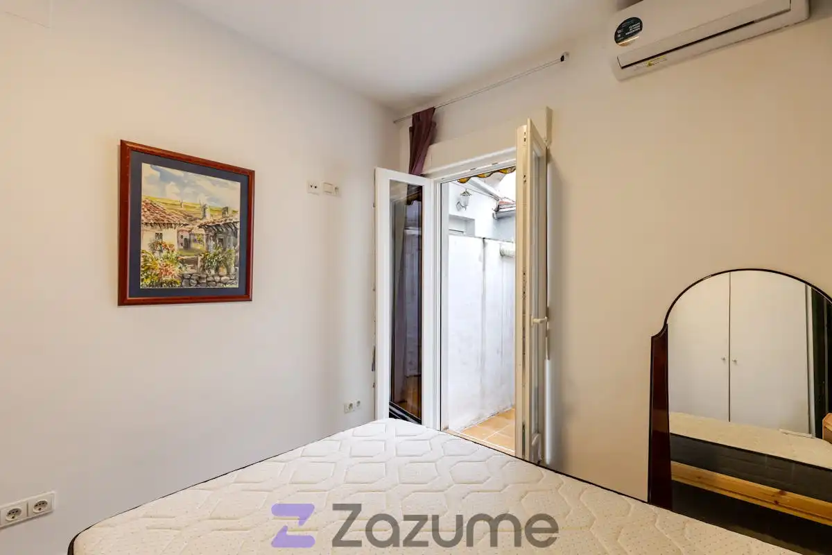 Bedroom of Flat for rent in Madrid  with Air Conditioner, Terrace and Furnished