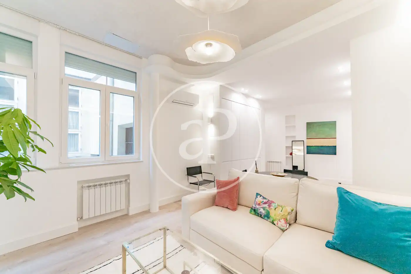 Piso de alquiler en C. del Prado, Cortes - Huertas