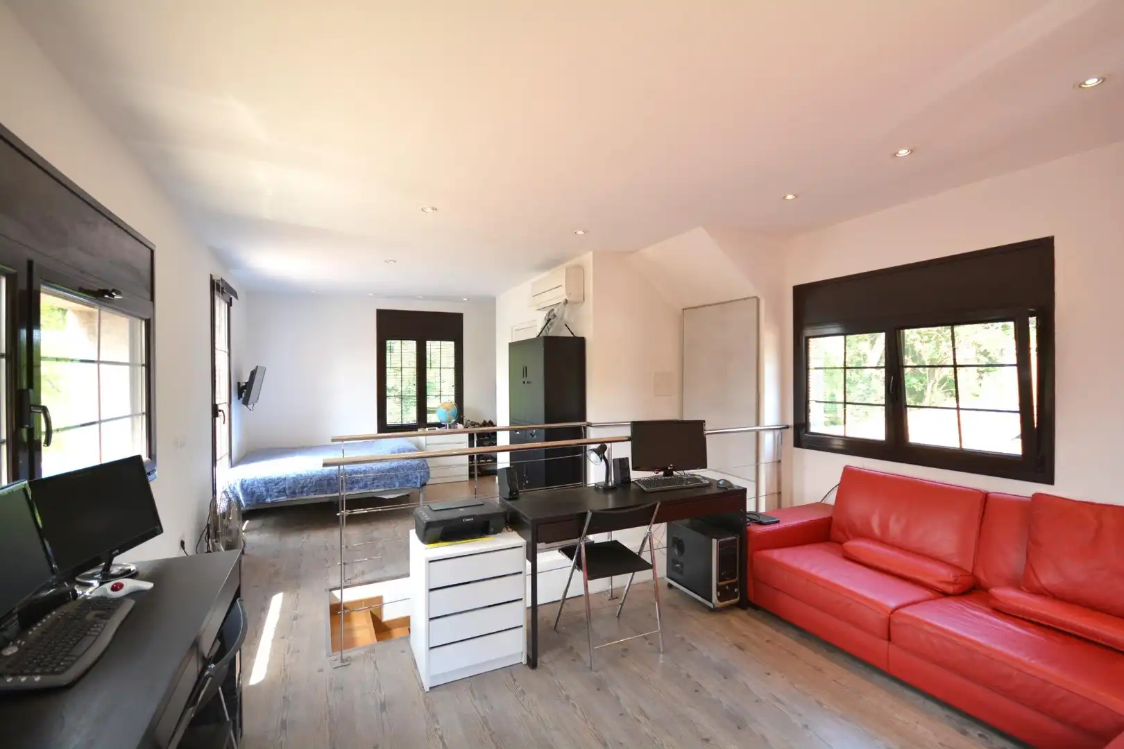 Habitación de Finca rústica en venta en Borrassà con Aire acondicionado, Calefacción y Jardín privado