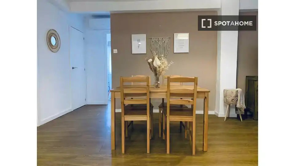 Comedor de Piso de alquiler en Valencia con Aire acondicionado, Calefacción y Amueblado