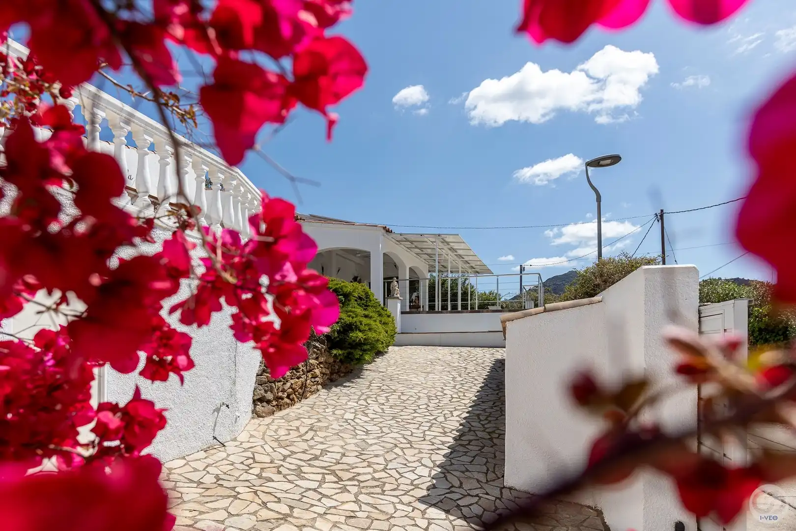 Außenansicht von Einfamilien-Reihenhaus zum Verkauf in Roses mit Klimaanlage, Heizung und Schwimmbad