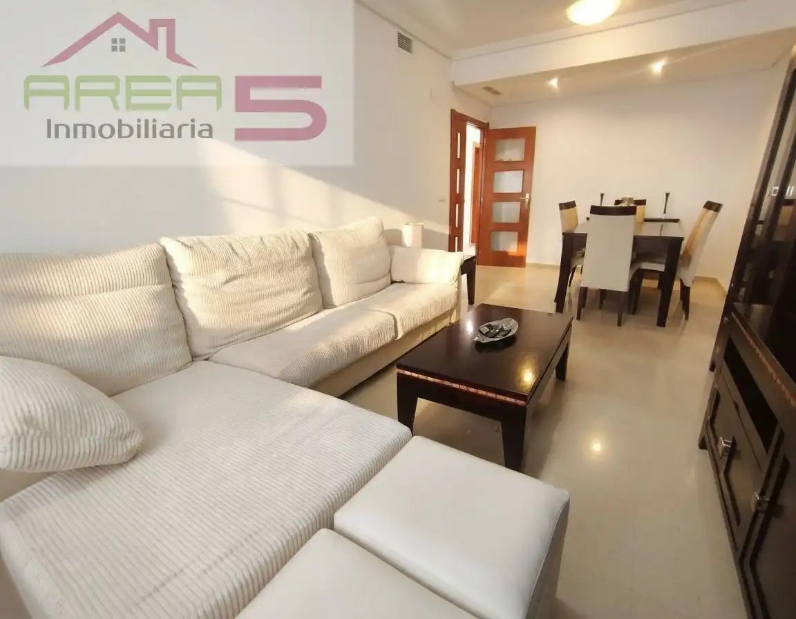 Sala d'estar de Casa adosada de lloguer en Mérida amb Aire condicionat, Calefacció i Parquet
