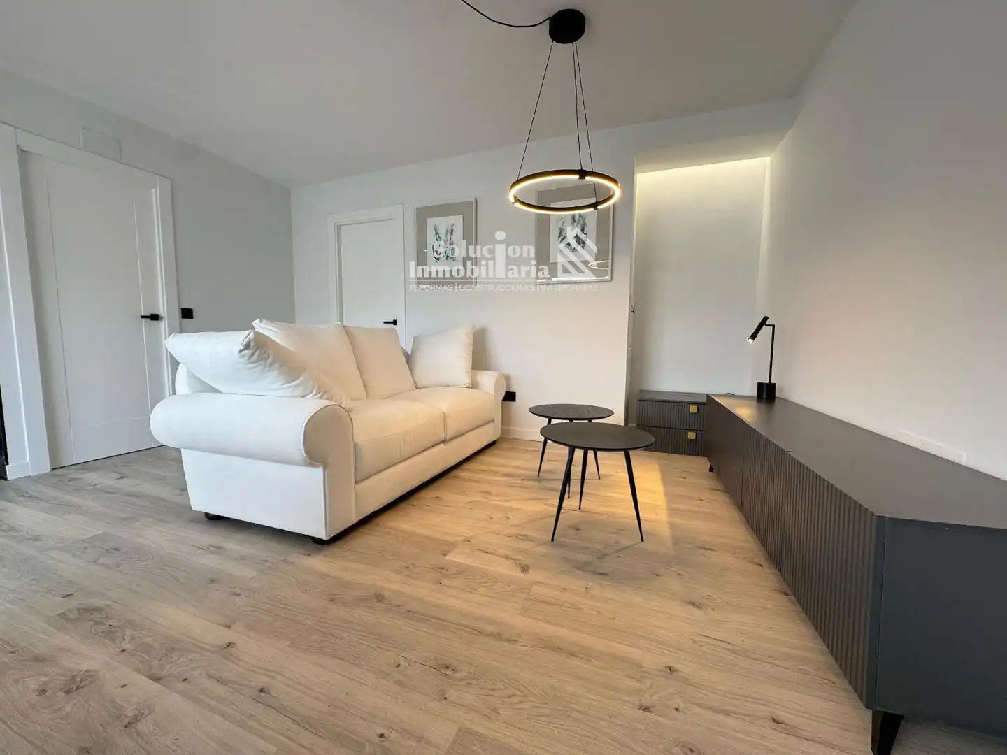 Sala de estar de Ático en venta en Salamanca con Calefacción y Terraza