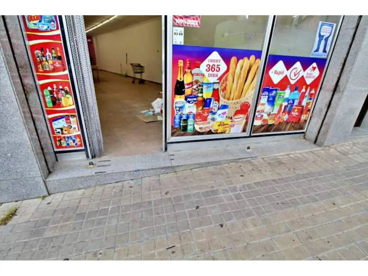 Local de alquiler en Plaza Xavier Sanahuja, Poble Nou