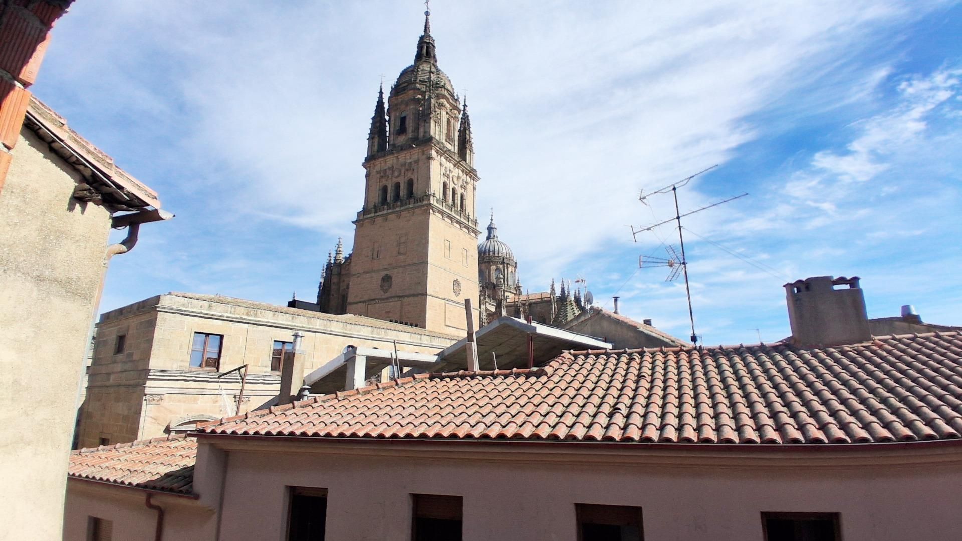 Vista exterior de Edifici en venda en Salamanca Capital