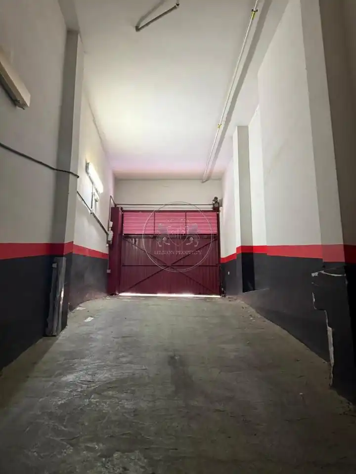 Parking de Apartamento en venta en Madrid con Calefacción y Amueblado