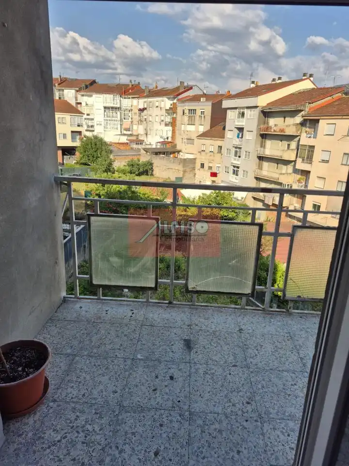 Terraza de Piso de alquiler en Ourense Capital  con Calefacción, Trastero y Amueblado
