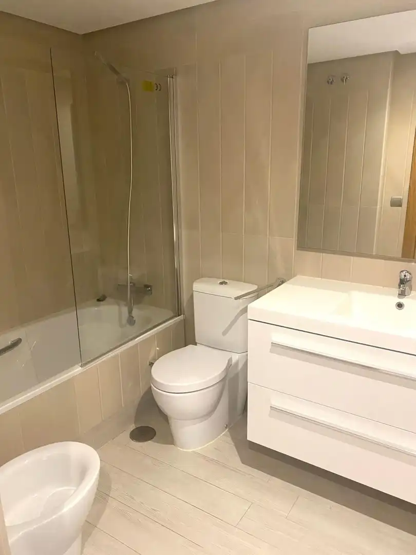 Bany de Apartament de lloguer en Marbella amb Aire condicionat, Moblat i Internet