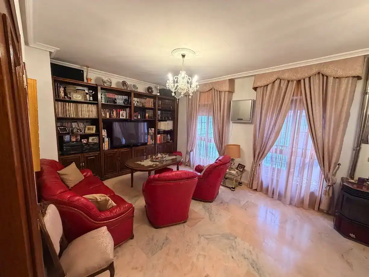 Sala d'estar de Casa adosada en venda en Arjona, Jaén