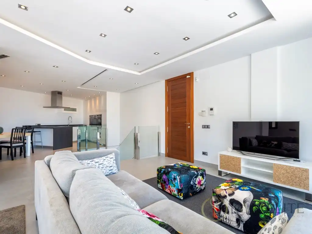 Sala d'estar de Dúplex en venda en Benidorm amb Aire condicionat i Piscina