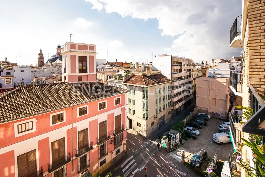 Exterior view of Flat for rent in Valencia  with Air Conditioner, Heating and Terrace