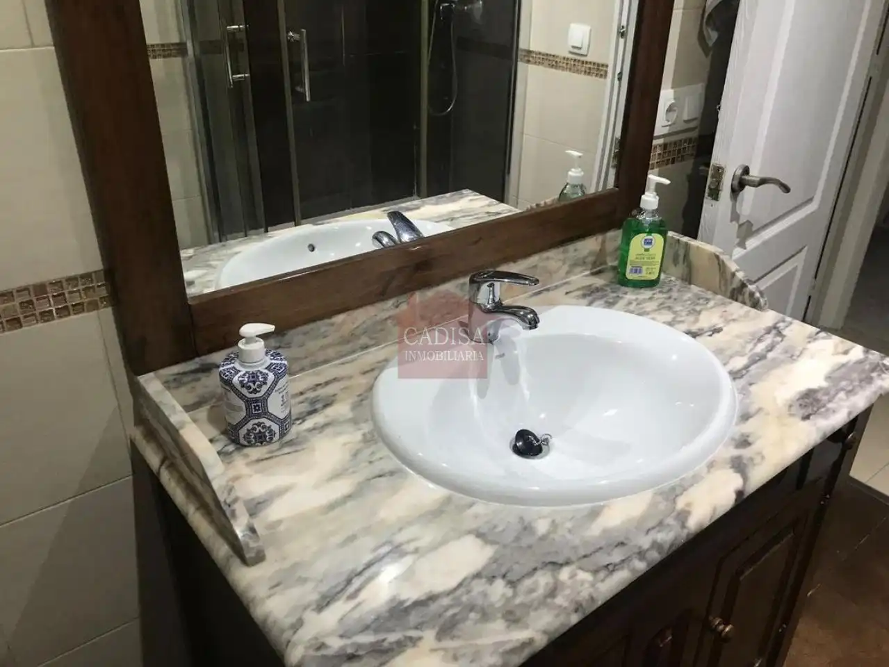 Bathroom of Flat for rent in Salamanca  with Heating, Terrace and Furnished