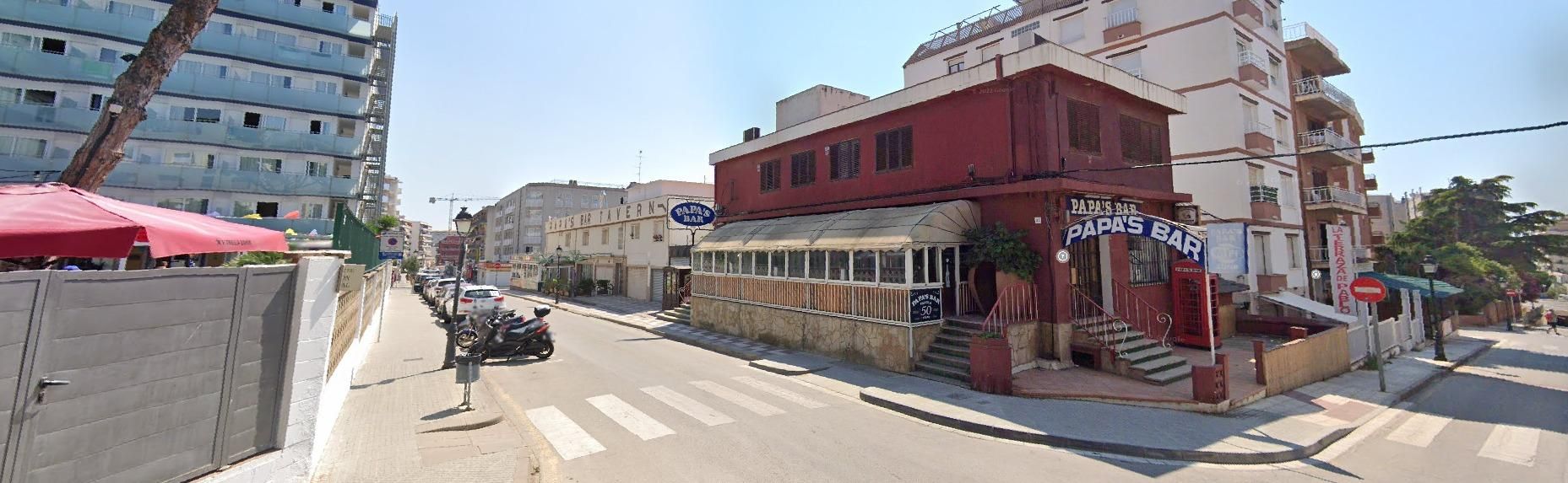 Building for sale in Calella