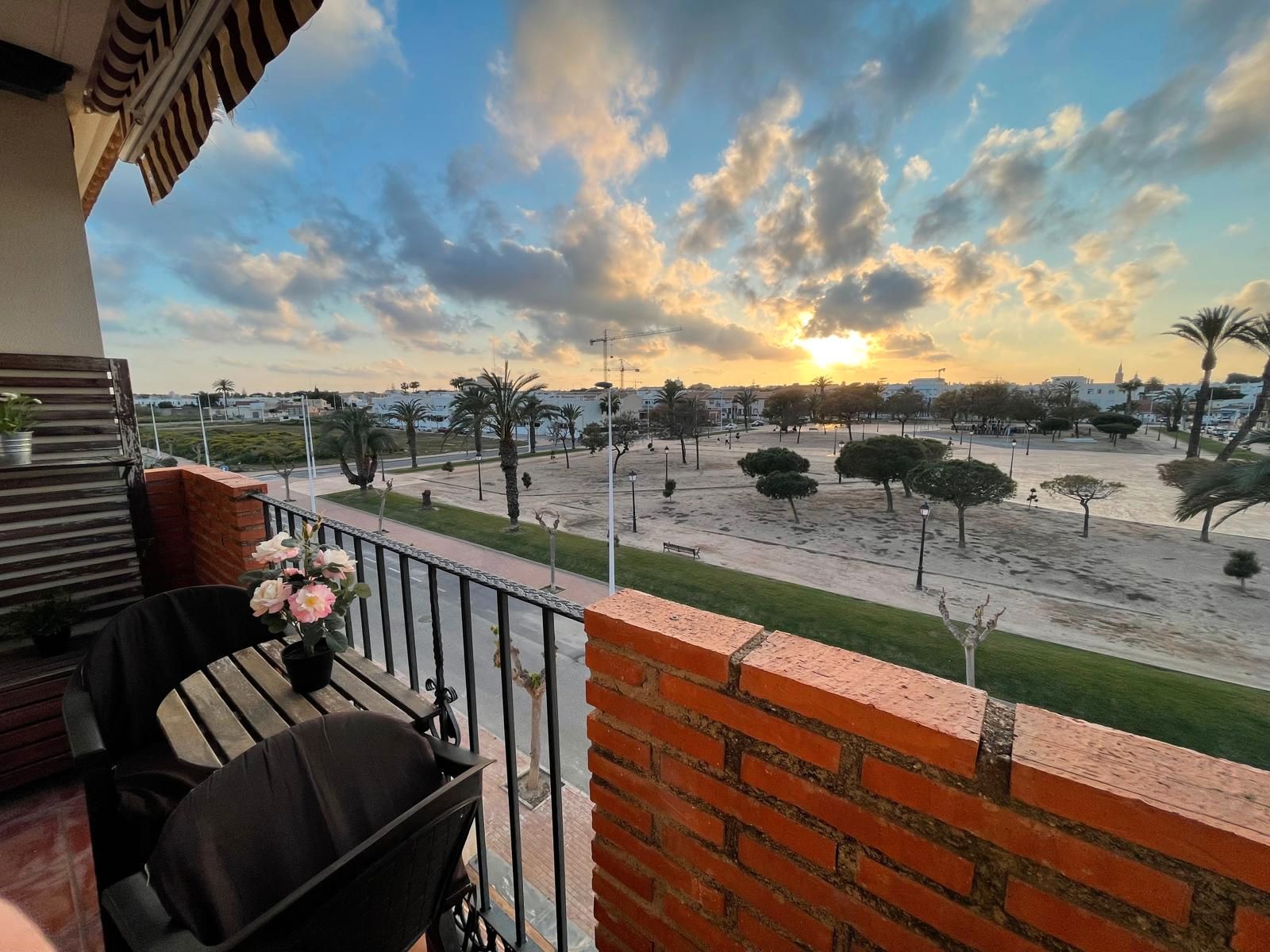 Vista exterior de Piso en venta en San Pedro del Pinatar con Aire acondicionado, Calefacción y Horno