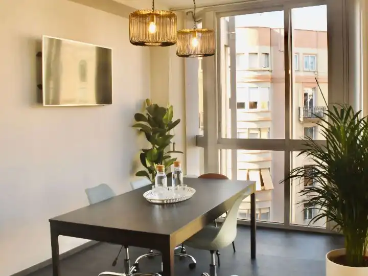 Comedor de Oficina de alquiler en Barcelona con Aire acondicionado, Calefacción y Amueblado