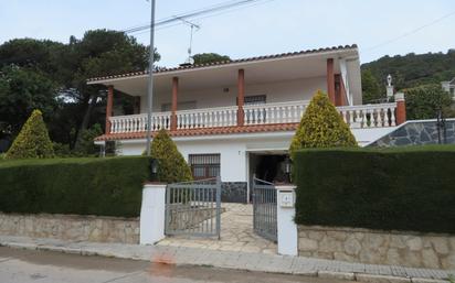Vista exterior de Casa o xalet en venda en Vilanova del Vallès amb Calefacció, Jardí privat i Terrassa