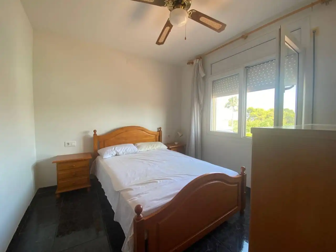 Dormitori de Casa o xalet en venda en Mont-roig del Camp amb Jardí privat, Piscina i Moblat