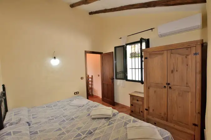 Habitación de Finca rústica en venta en Zahara con Aire acondicionado, Calefacción y Jardín privado