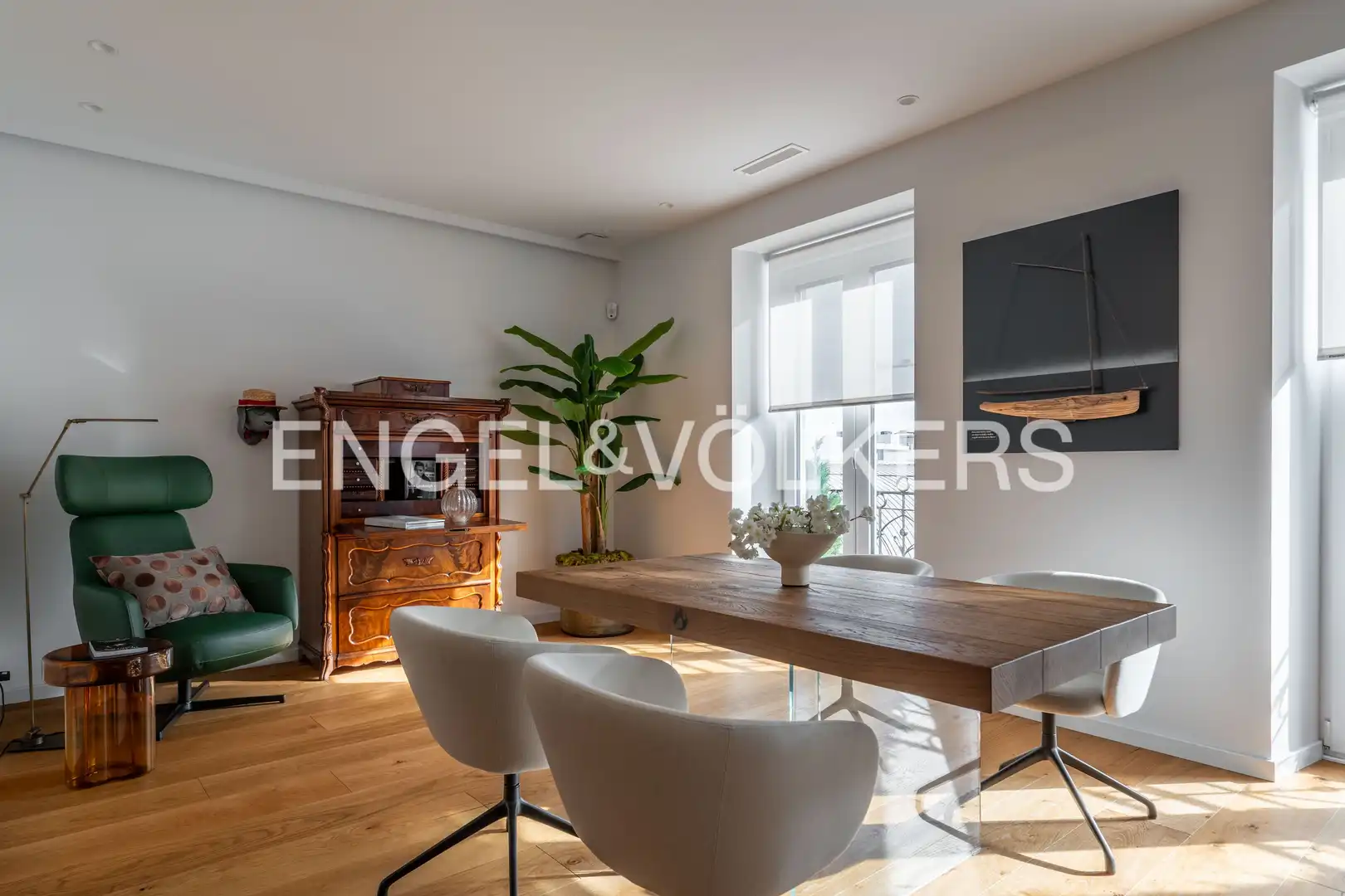 Sala d'estar de Pis en venda en Donostia - San Sebastián  amb Aire condicionat, Calefacció i Parquet