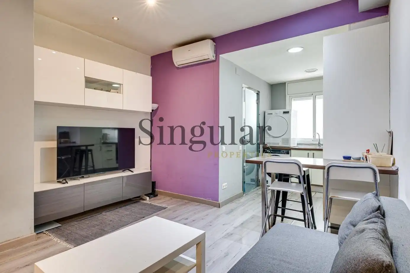 Sala d'estar de Planta baixa en venda en Barcelona amb Aire condicionat i Calefacció