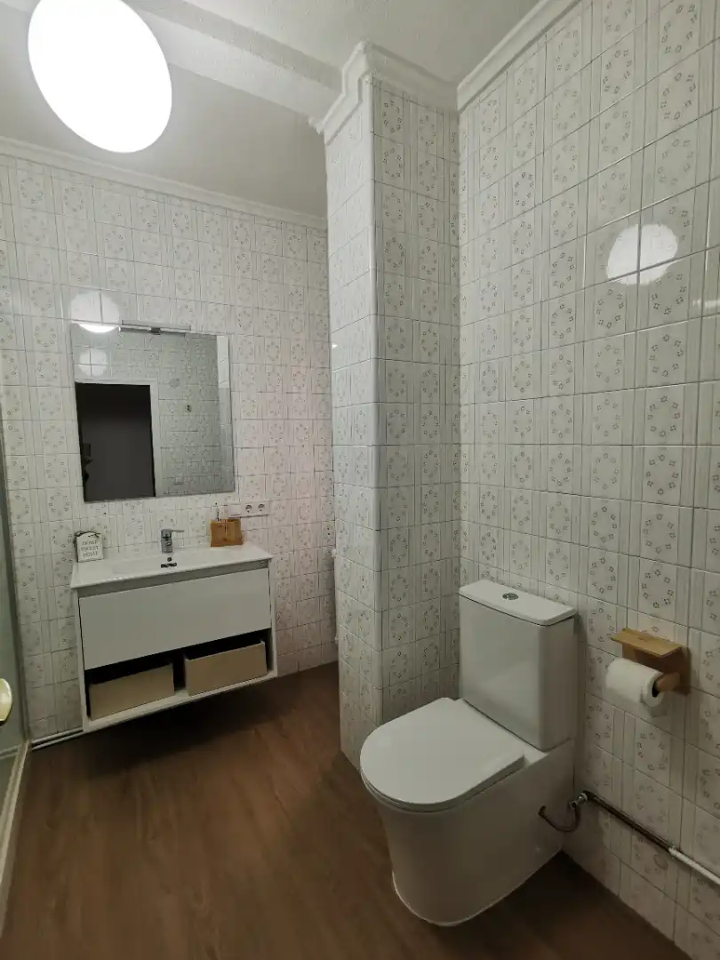 Badezimmer von Wohnung zur Miete in Salamanca mit Heizung, Parkett und Möbliert