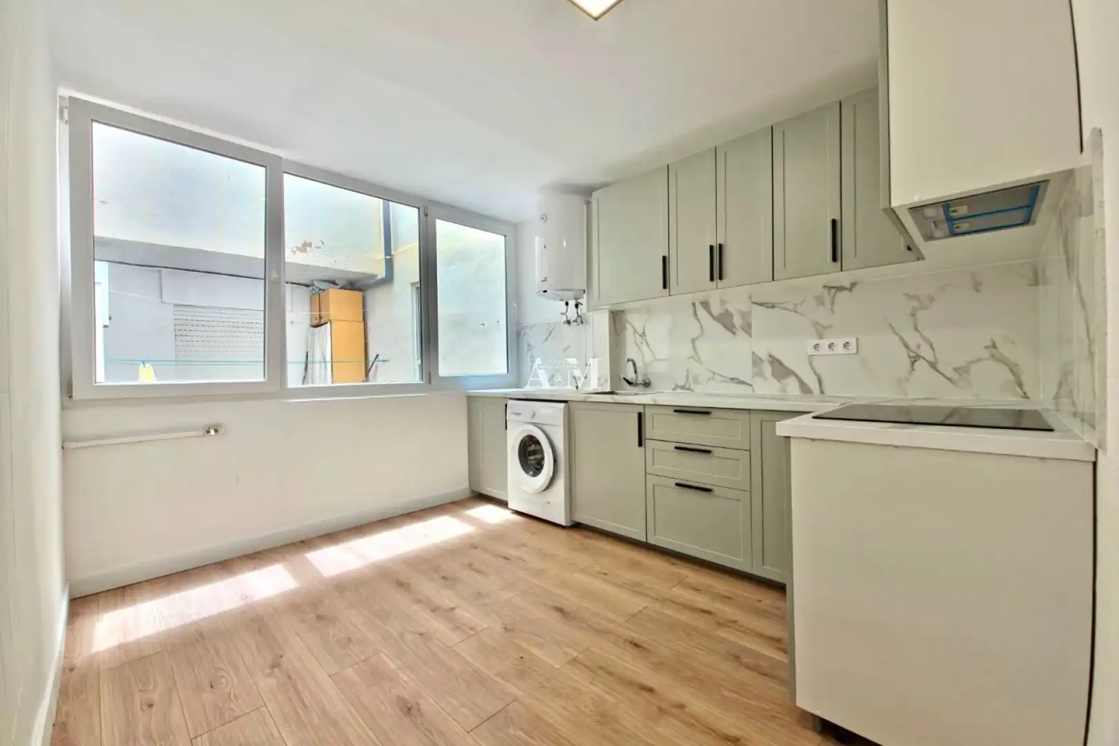 Kitchen of Flat for sale in Torrevieja  with Balcony
