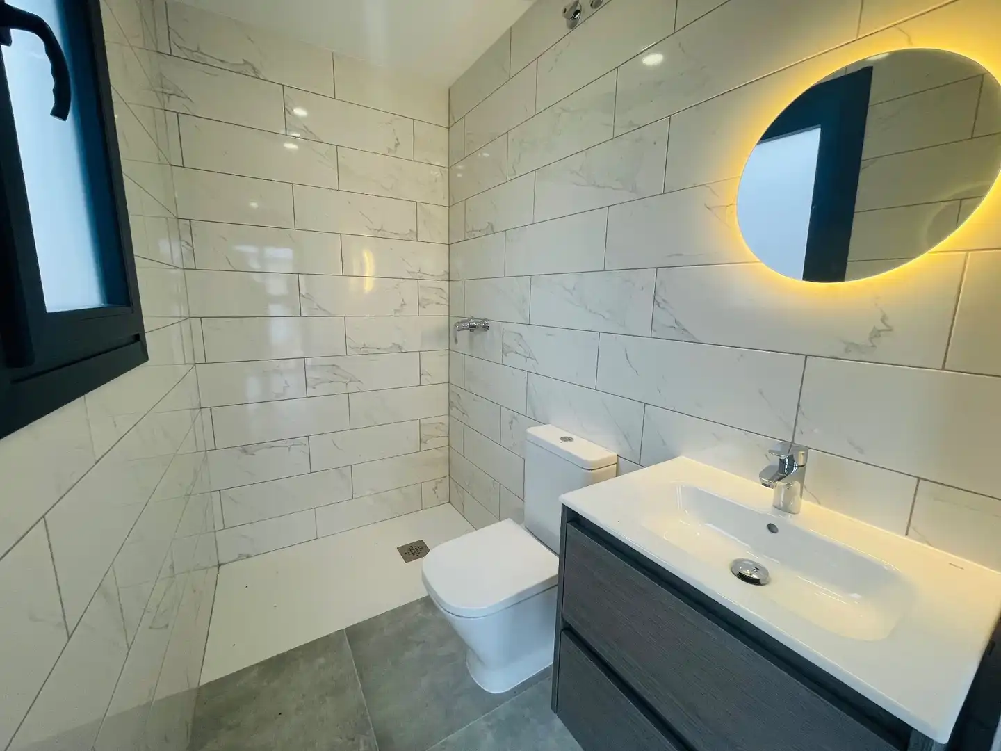 Bathroom of Duplexes for sale in Roses  with Air Conditioner, Heating and Terrace
