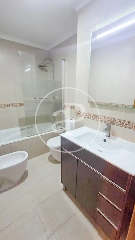 Baño de Ático en venta en Picassent con Aire acondicionado, Calefacción y Jardín privado
