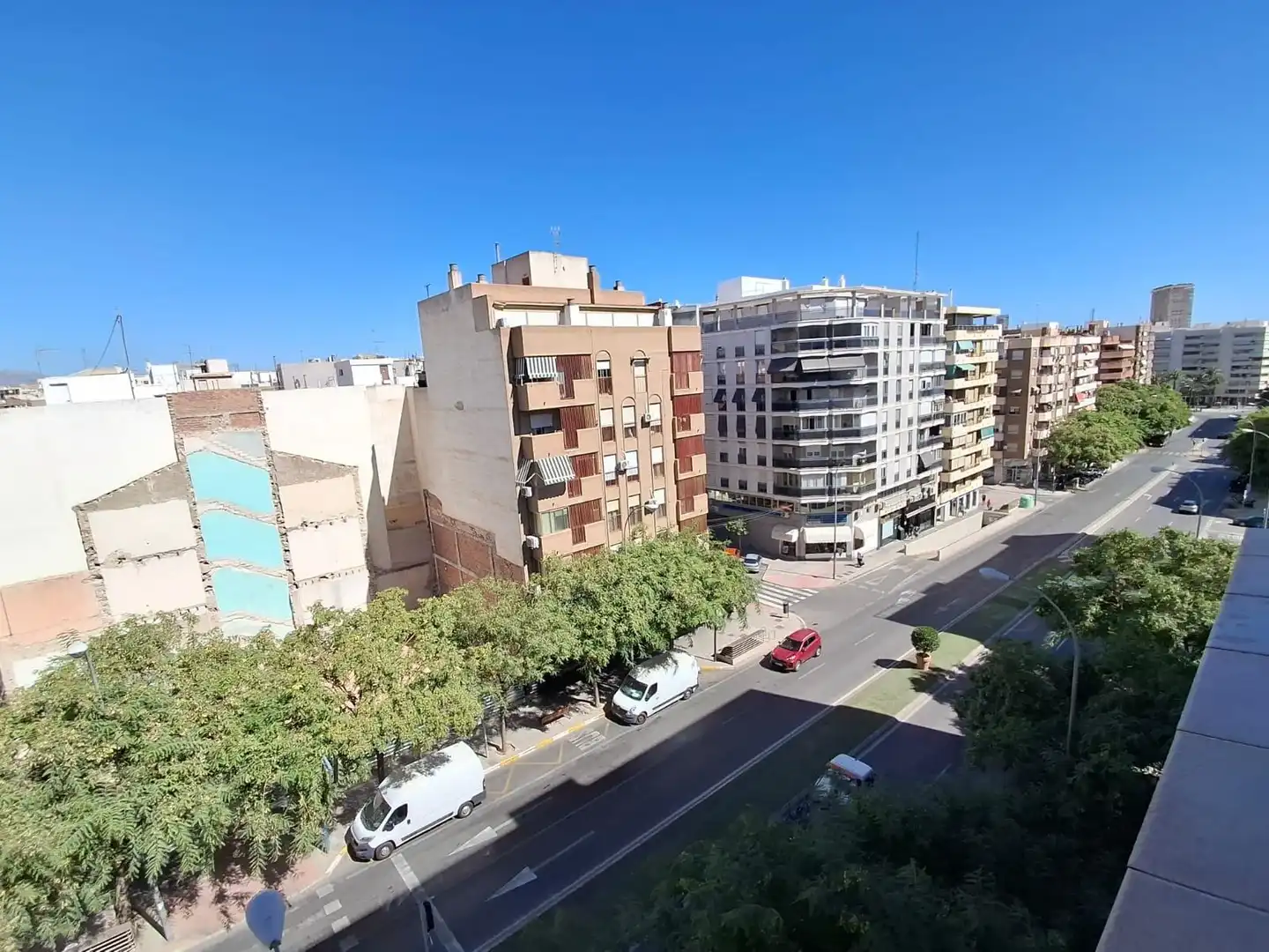 Vista exterior de Pis en venda en Benalúa - Babel