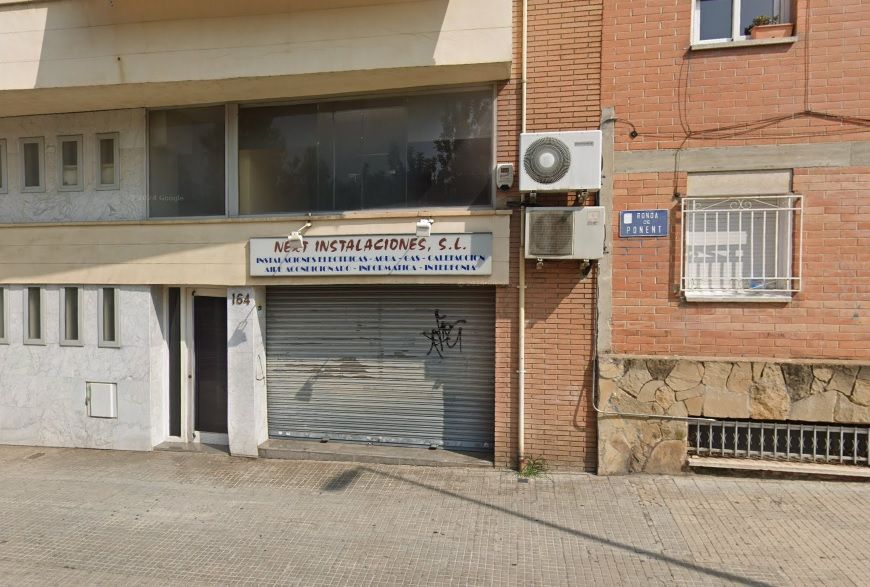 Vista exterior de Local en venta en Terrassa
